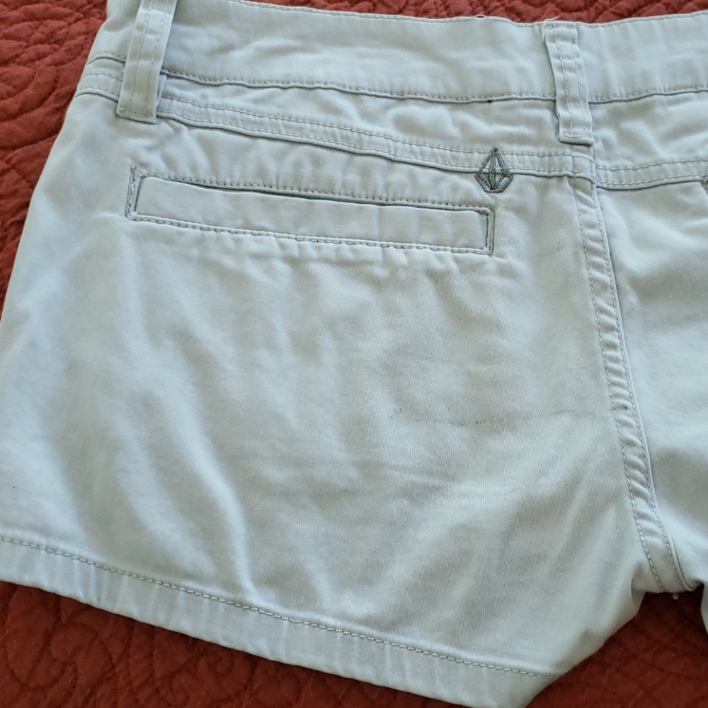 Volcom shorts - Picture 5 of 7
